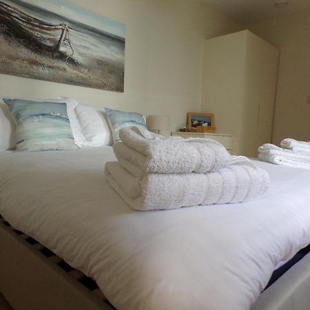 3Thedome - Luxury Ground Floor Apartment Opposite The Beach, Barton On Sea Bagian luar foto