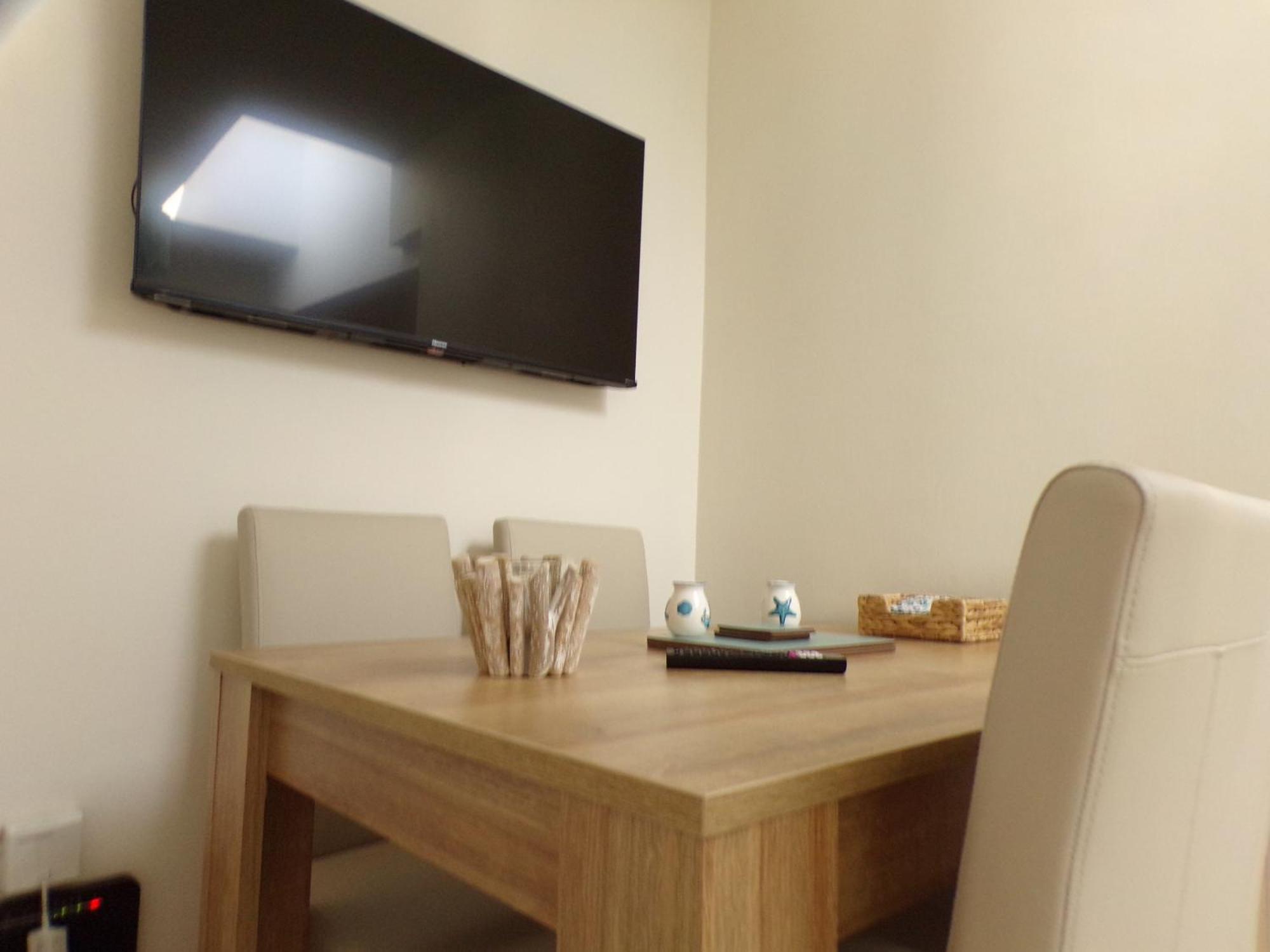 3Thedome - Luxury Ground Floor Apartment Opposite The Beach, Barton On Sea Bagian luar foto